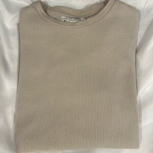 Denim & Flower Taupe Ribbed Long-Sleeve Tee. Men’s Small. Hem side slits-VGUC